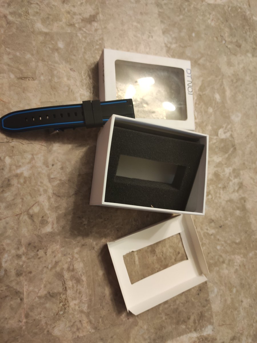 comicoon's tweet photo. @estafeta su personal son unos ladrones el día de hoy recibí un paquete con la caja vacía https://t.co/13TNvMgiRI