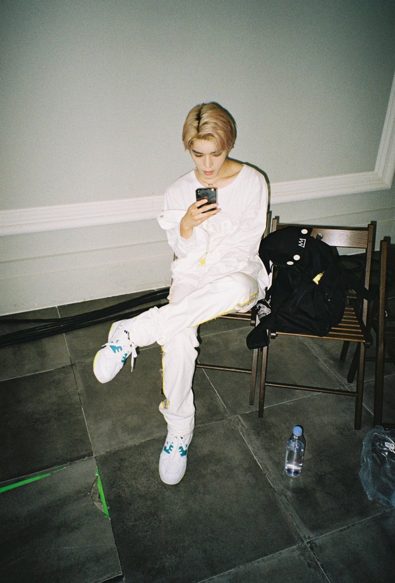 deeryeo's tweet photo. Jaehyun : they with phone, I captured. https://t.co/8KeqQqlHjb