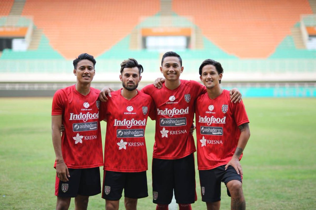 Empat pemain Bali United, Ricky Fajrin Saputra, I Made Andhika Pradana Wijaya, Stefano Lilipaly, dan Irfan Bachdim mendapat kesempatan untuk menjalani pemusatan latihan bersama Timnas Indonesia senior.

📰 Selengkapnya 👇

baliutd.com/news/media-new…