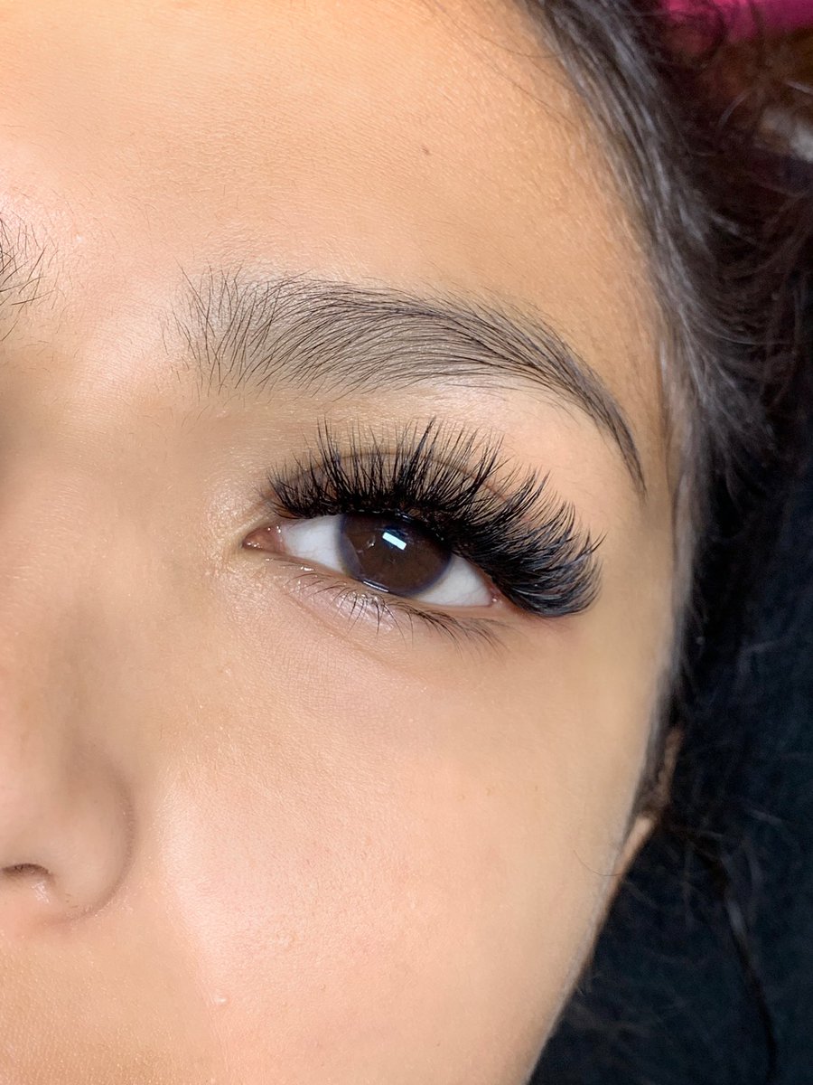 JayyyMartinez's tweet photo. Hi! My name is Jennifer &amp; I’m a licensed esthetician. I quit my salon job a year ago &amp; opened up my own small beauty studio, I offer lash extensions, lash lifts, jelly masks &amp; waxing. A simple rt can help out my small business 🖤 

IG: lashgalorebyjenn https://t.co/G25jkT3vYO