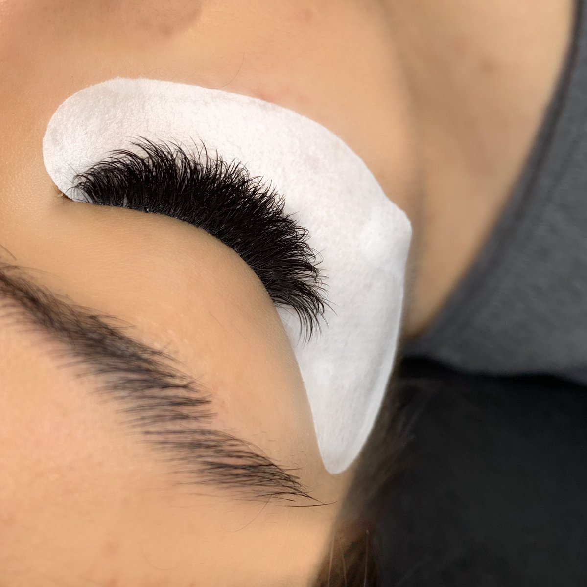 JayyyMartinez's tweet photo. Hi! My name is Jennifer &amp; I’m a licensed esthetician. I quit my salon job a year ago &amp; opened up my own small beauty studio, I offer lash extensions, lash lifts, jelly masks &amp; waxing. A simple rt can help out my small business 🖤 

IG: lashgalorebyjenn https://t.co/G25jkT3vYO