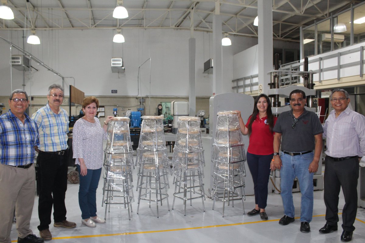 TecNM_Matamoros's tweet photo. Entrega de equipo a Laboratorios con la finalidad de fortalecer el desarrollo de las practicas de los programas educativos que oferta el #TecNM en el campus #Matamoros, también se entrego equipo para oficinas, la entrega fue supervisada por la Mtra. @mara_grassiel  Directora, ... https://t.co/iGbFKMK4yr