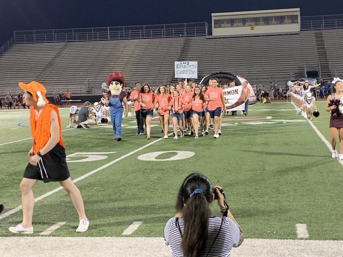 WilsonLashundra's tweet photo. We are Family!!! The #longmaroonline runs deep! I love seeing the entire feeder pattern come out to begin the year on one accord!!! #TodayatLHSK #LISDCulture #farmerpride #wearedegan #lovinmyjourney https://t.co/X9XczaTeqn