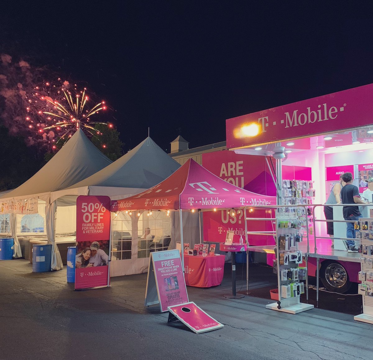 I’m a few days late but I was lucky enough to spend my 4 year Magentaversary finishing up one of our best days at the Erie County Fair! They even brought out the magenta fireworks just for me 😉🤣#MagentaLife #TruckLife #BeepBeep #NERules