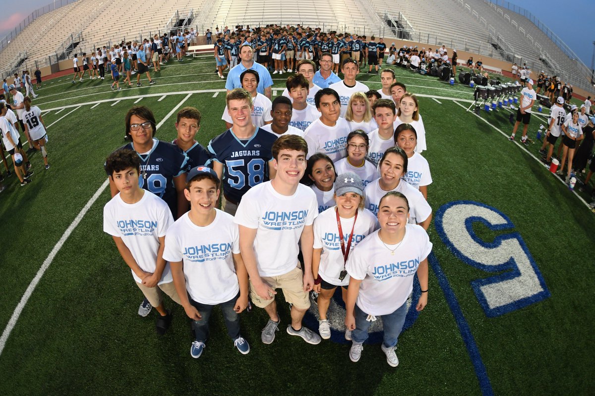 JPApride's tweet photo. Johnson Wrestling >> @CTJWRESTLING > Wrestling at Meet the Jags!! #wearBLUE https://t.co/EKJDTwqy9D