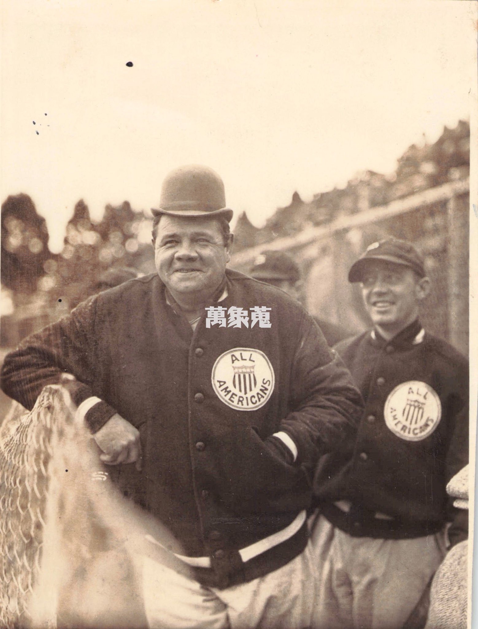 萬象アカネ Pa Twitter 昭和の野球 函館でのベーブ ルース 昭和9年 昨日8月16日はルースの命日 昭和23年没 ということで 昭和9年の日米野球で来日した際の生写真 昭和9年11月8日