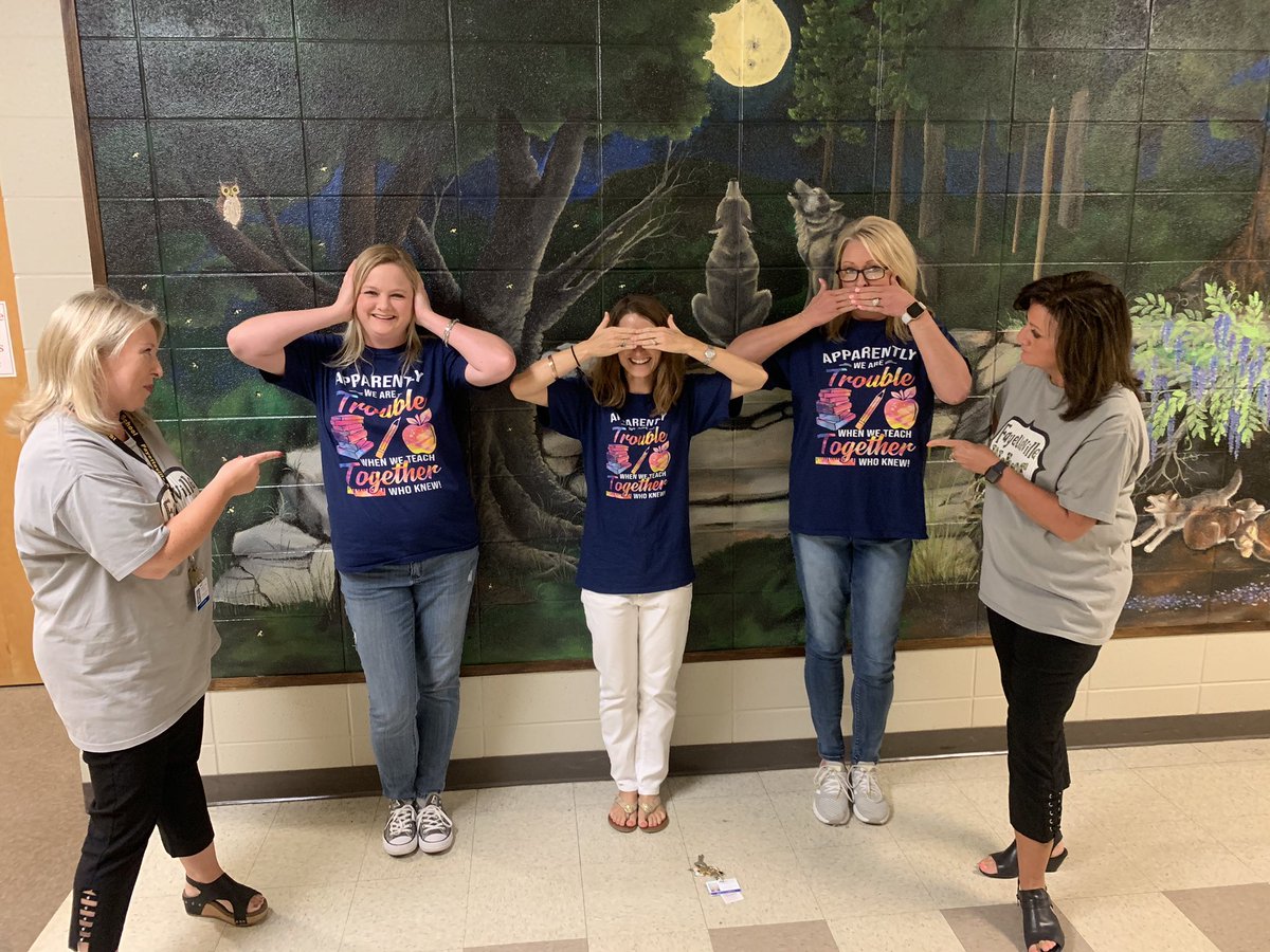 These T-shirt’s were made for us! 😂
#FHS #thirdgrade #teachertrouble