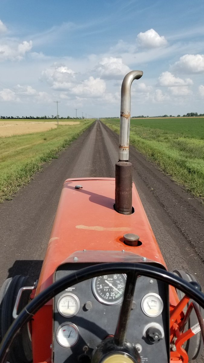 180ecoboost's tweet photo. Ridin' the road old school today. #openstation #allischalmers https://t.co/b8t2y2GYFj