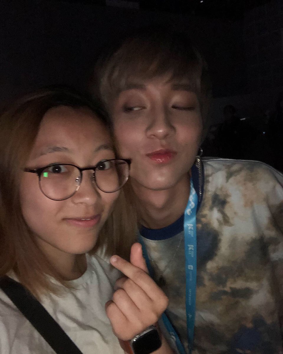 ChanMarkKook's tweet image. Saw the beautiful @HOLLAND_vvv sorry you had to leave after we noticed you and asked for a photo.. You were really sweet and I hope you have a great time at KCON though. ❤️ #Holland #KCON19LA #Heisbeautiful #heissosweet