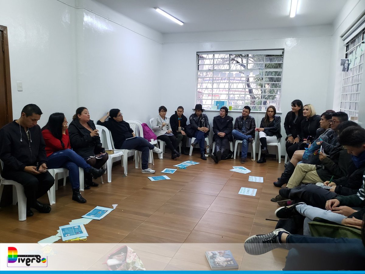 SubLGBTI's tweet photo. 🌈La @SubLGBTI, desde el #CAIDSG Sebastián Romero, continuando con el proceso de #EscuelaTrans, hablando de la "Línea de tiempo de las personas trans".
🧠 https://t.co/sPWYGjUzFr