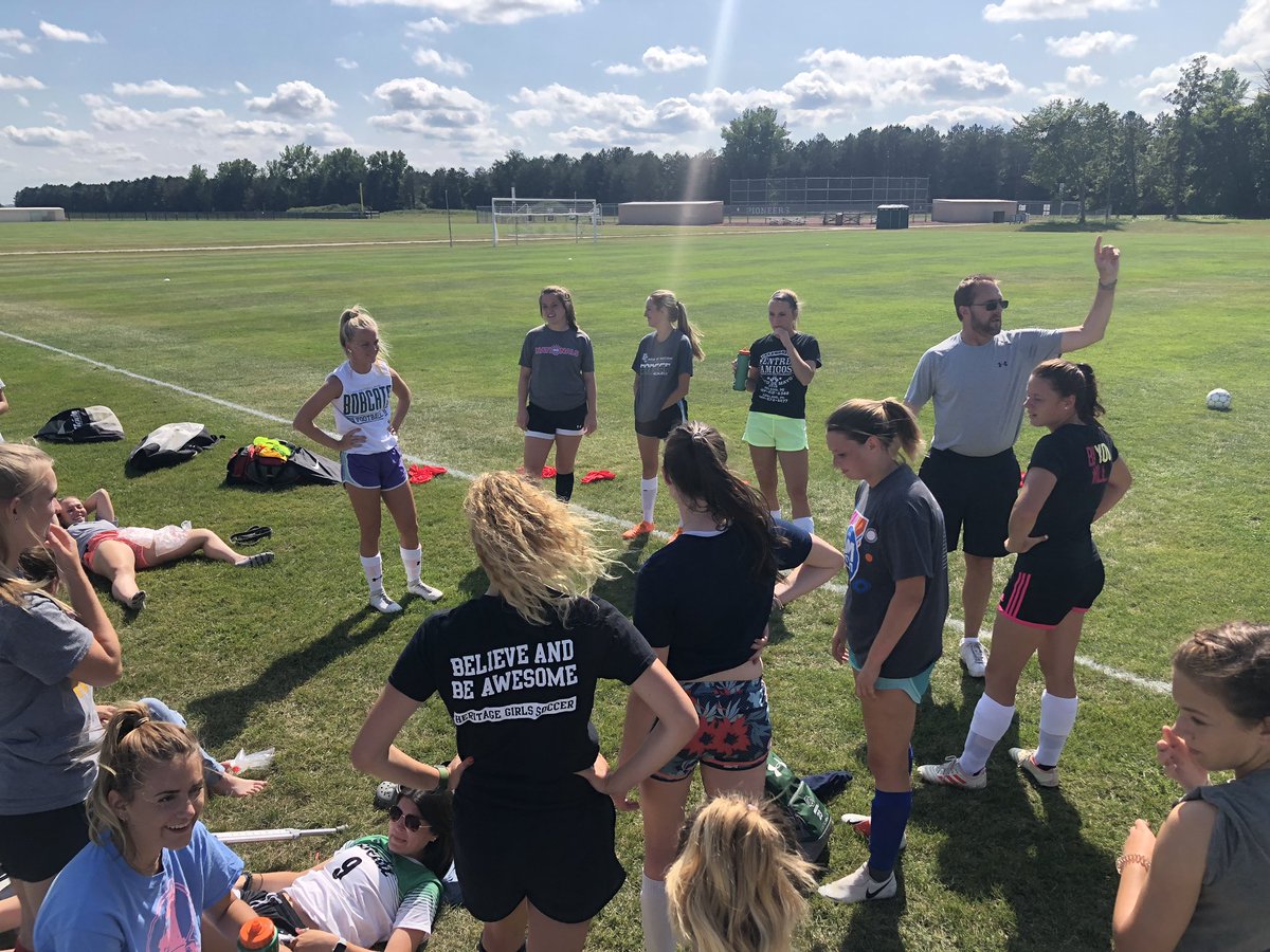 NJCAA_Soccer's tweet photo. Working on a defensive drill!! #NJCAAback @DCWOSOCC https://t.co/KTn3DgFJAf