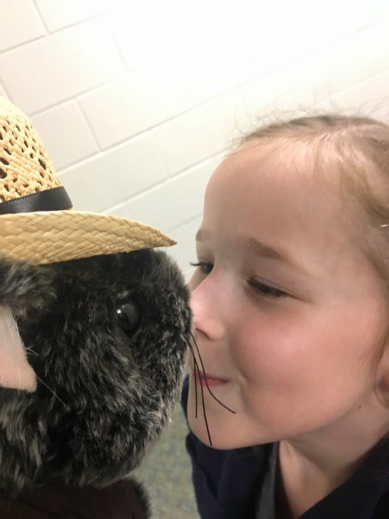 ClaudetheChincy's tweet photo. I had such a great week back @HumbleISD_SFE! I missed all my Shark artists over the summer and getting to meet new artists! I got plenty of nuzzles and even a drawing of @MrsT_ART, me, and Frida! 🎨😍 #sfesharks #BeTheLight https://t.co/nbTio3qxUy