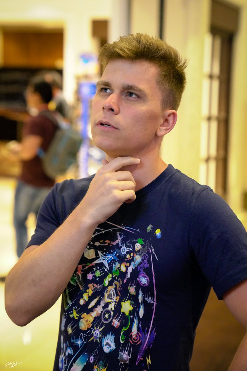 jgraymedia_'s tweet photo. @cFive_BSD of the @BeefySmashDoods in the Mandalay Bay Hotel at #EVO2019 !
Thanks for hanging out in line getting Johnny Rockets with us! ๐
#cfive #beefysmashdoods #staybeefy #SuperSmashBrosUltimate #esports #youtube https://t.co/HQI9OgdLIG