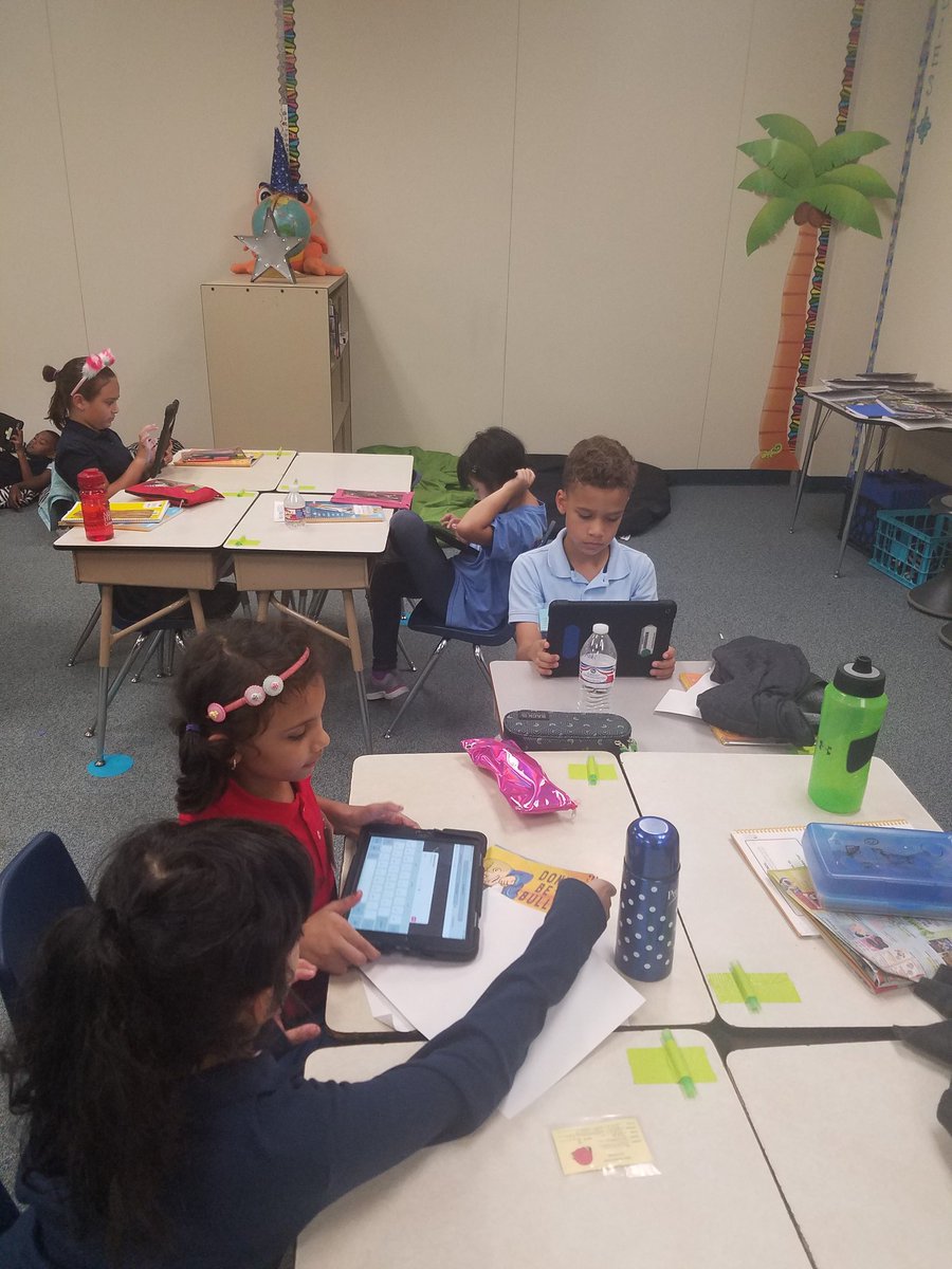 Ms_Smith7117's tweet photo. After a read-aloud, we made connections using @padlet. The first 3 days of school have been great!! @ReesStars @AliefISD https://t.co/EpmEcSRepk