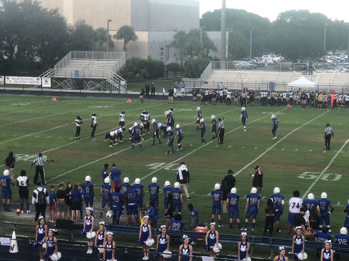 kozisaidso9th's tweet photo. Friday night lights @WHS_athletics1 @WellingtonHSFL #WHSLEGACY https://t.co/nDNXRET68D