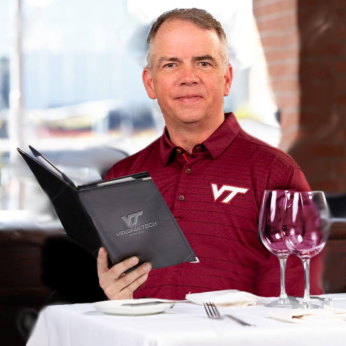 dylanorrell's tweet photo. *Mike Young goes out to dinner*

"Lemme get ᵁᴴᴴᴴᴴᴴᴴ the usual" https://t.co/oZl2jOPtKL