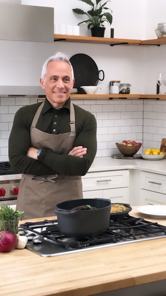 gzchef's tweet photo. Iβve added a new product to my cookware line! This dutch oven is the perfect balance of convenience & durability, combining all the strength of traditional cast iron with the easy cleanup of non-stick. Tune into @QVC on 8/21 to grab one for your own kitchen!#bydash #teamzakarian https://t.co/UJxH5NDsb6