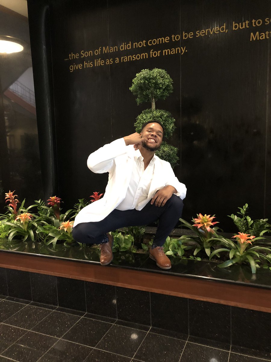 brandonlloyd3's tweet photo. New Beginnings 💊👨🏽‍⚕️#WhiteCoatSZN #PharmDloading... https://t.co/zeqi4fyYbN