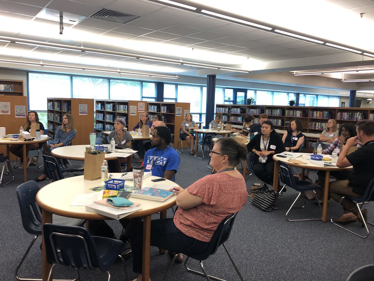 MrsYoungAB's tweet photo. Welcoming our newest Bruins to @ForestParkHSVA It is going to be a fabulous school year! #mentoringmatters #firstyearsuccess #pwcsmentors #pwcsconnect https://t.co/JpNyYzKFhP