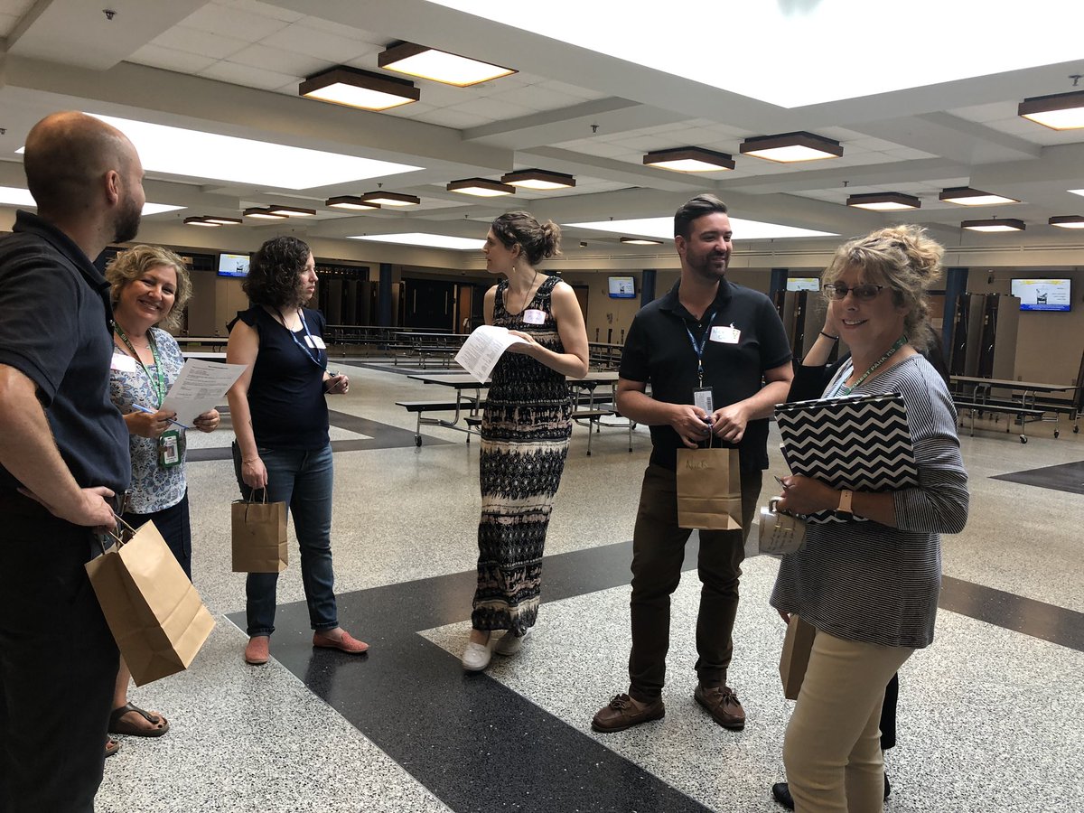 MrsYoungAB's tweet photo. Welcoming our newest Bruins to @ForestParkHSVA It is going to be a fabulous school year! #mentoringmatters #firstyearsuccess #pwcsmentors #pwcsconnect https://t.co/JpNyYzKFhP