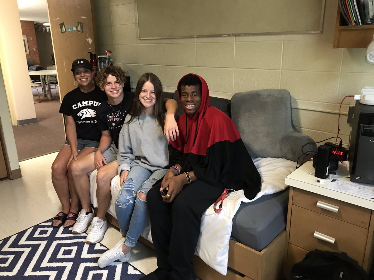 HistoryGeek84's tweet photo. Today @TJLolling1 moved into his dorm at @DruryUniversity. I am proud and excited for him, but will miss sitting on the couch watch TV every night. #ProudDad #AlreadyMissingMijo @brlolling @_LOLling_ #MoveInDay https://t.co/DXHjTtyDPq