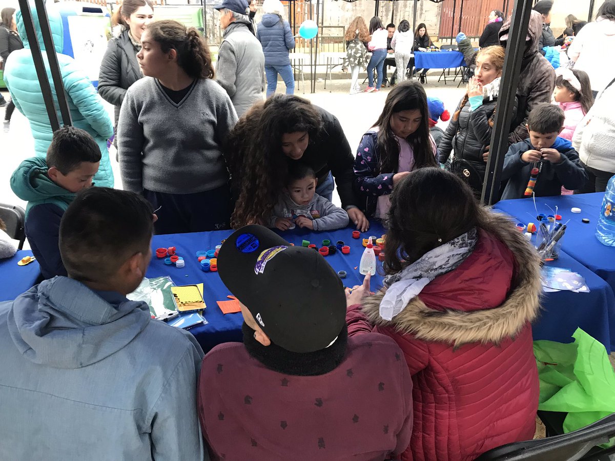 MEBVINADELMAR's tweet photo. Con mucha alegría estamos cerrando nuevo DÍA DEL NIÑO EN TU SECTOR! Familias y niños del sector de ACHUPALLAS pudieron vivir un momento de entretención que @virginiareginato preparó para todos ustedes!
#viveviña #viñadelmar #viña #niños #niñas #diadelniño #happy #feliz #felizdia https://t.co/WNrP5qm3RA