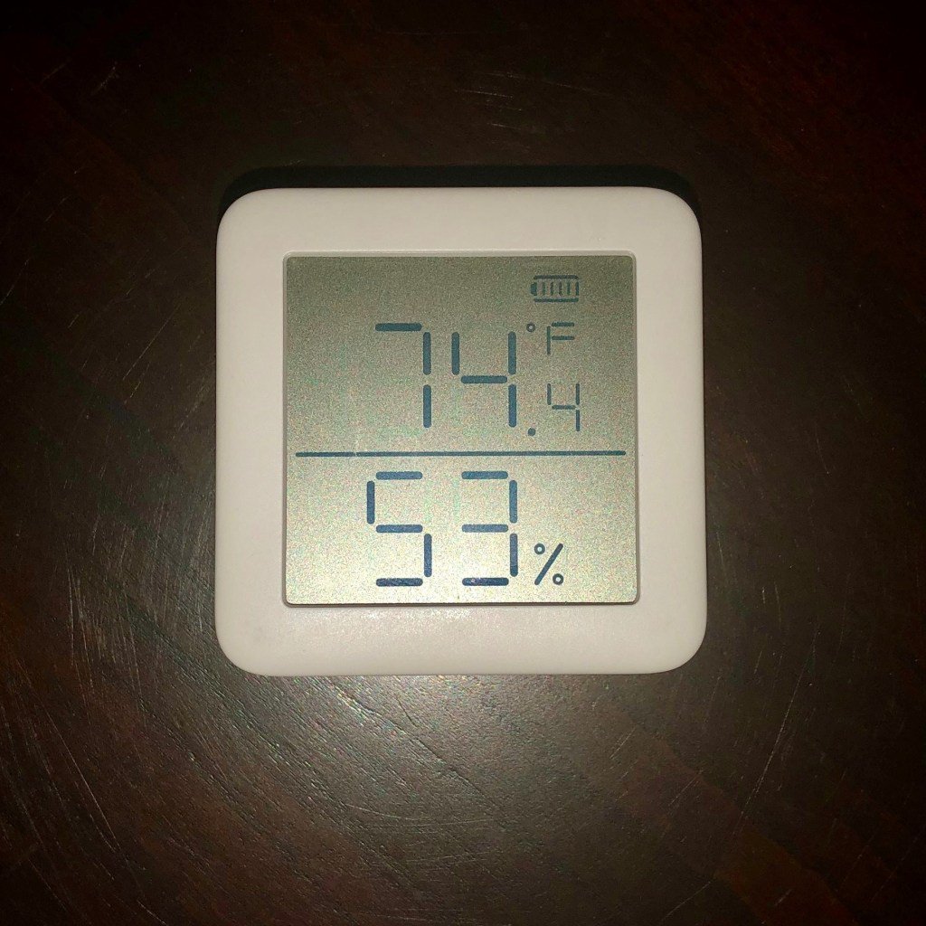 HiTechchic's tweet photo. NEW: The @SwitchBot #Thermometer & #Hygrometer #ProductReview. @nrpena #SwitchBot #SwitchBotThermometer #SmartHome https://t.co/2XooMbOSjk https://t.co/KGli6rwKl4