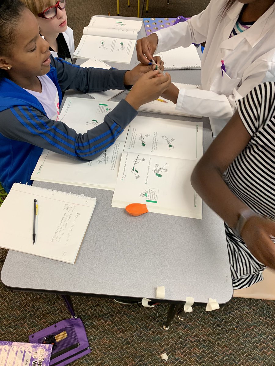 Mr_Cassady6_7's tweet image. We modeled the respiratory system today! #labfriday @cathy_vogt @EastGarnerES @oanderson2016 @MrsWyantEGES @TaylorsTroop @lauraperez5th @therealmrjd24 @GoGetterGreene @jami_sandowski