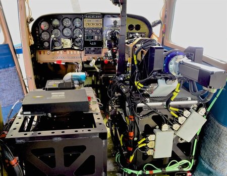 military_cots's tweet photo. .@AFResearchLab conducts first #ROBOpilot #unmanned air platform flights
#DZYNETechnologies #testflight #sensors #situationalawareness @usairforce Photo: @WrightPattAFB
https://t.co/XTWXGB3inj https://t.co/RzQazajD1d
