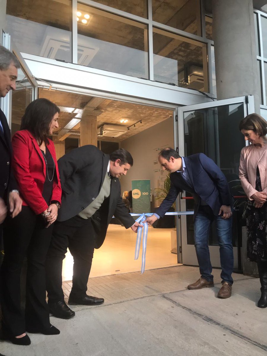 erica_hynes's tweet photo. Felicitaciones @UNLitoral por la inauguración del nuevo #EdificioETICA destinado a la tecnología de la información y comunicación aplicada a la enseñanza 🎙🏗
#UNL100años
#TorreDeMediosUNL https://t.co/TlLKIqFVqx