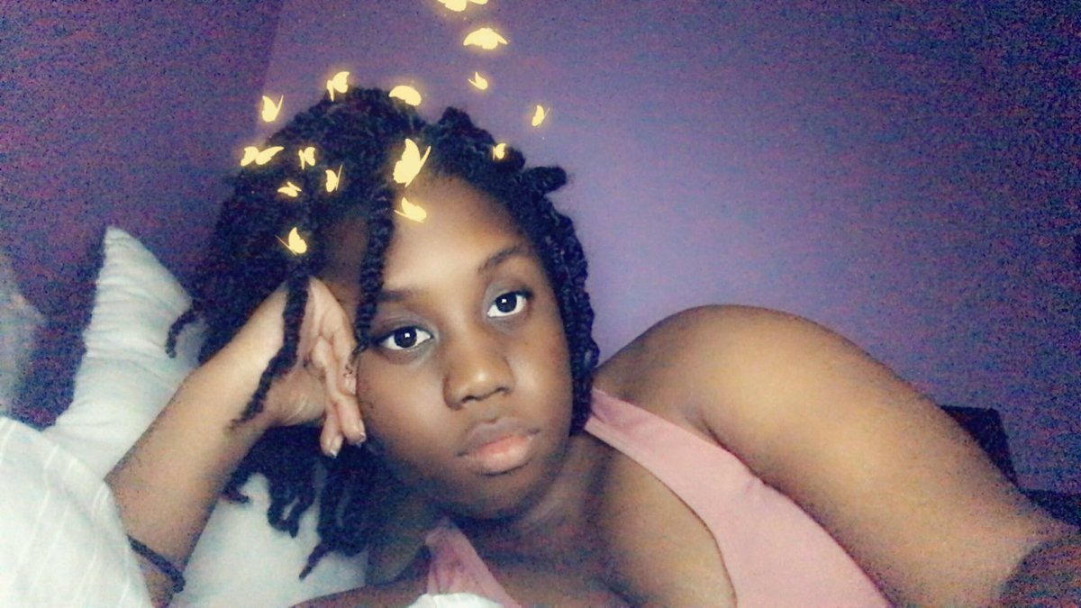 elesjones12's tweet photo. I’m Eles and I’m a junior in Computer Science. I’m pretty shy but say hi to me on campus 😊#VTFollowTrain #VT21 #blackpeopleofvt https://t.co/ktx11XMpli