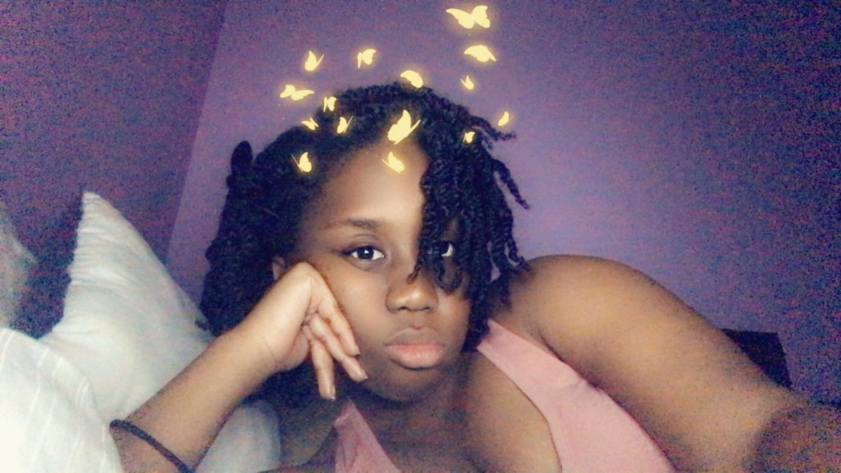elesjones12's tweet photo. I’m Eles and I’m a junior in Computer Science. I’m pretty shy but say hi to me on campus 😊#VTFollowTrain #VT21 #blackpeopleofvt https://t.co/ktx11XMpli