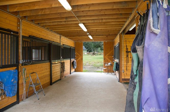 BarnProsWA's tweet photo. Tour an Olympic 36' barn, watch the video here: https://t.co/7XmyNyXTls https://t.co/7DZnj4j9zx