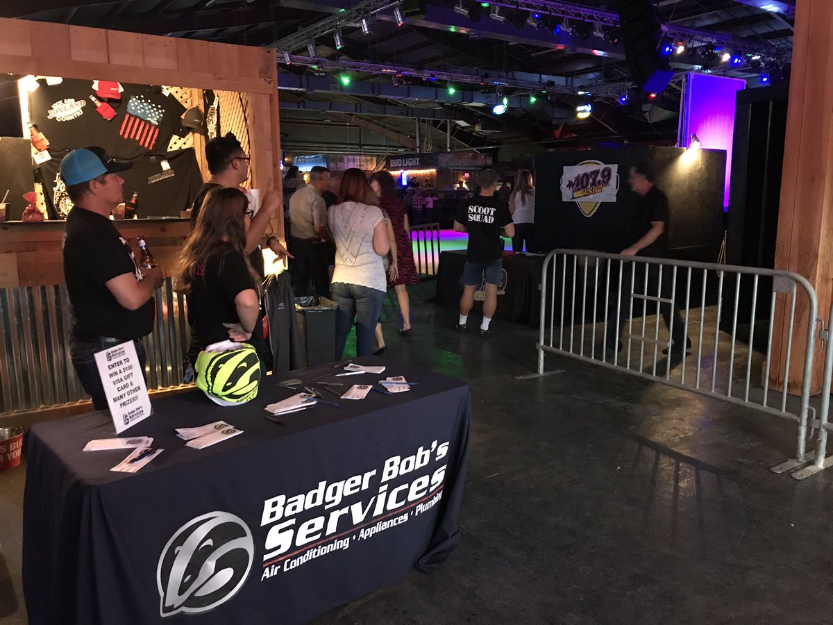 Badger1Service's tweet image. We are partying at #Joyland for the @JCShow11 #FNDP! We are here till 10pm. Stop by and join the @WSRZ #partyanimals!