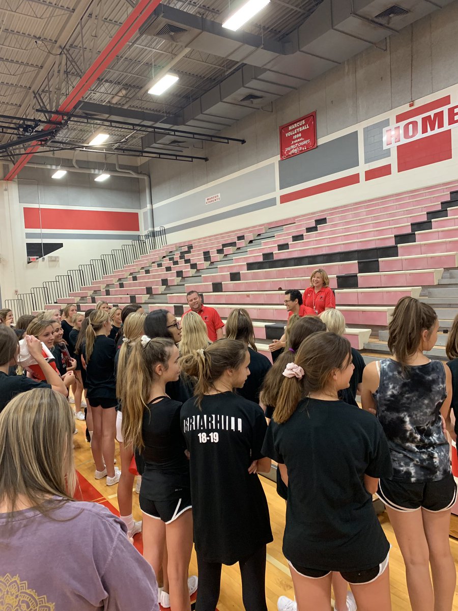 MarcusHSCheer's tweet photo. We truly have the best admin team in the NATION! Thanks to our LEADERS for thinking of us! #popsicleswithprincipals #WeareMarcusWeareOne @Marcus_HS https://t.co/bV1402d9Me