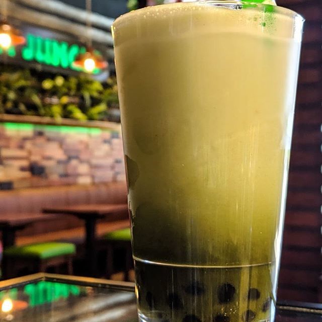 bambubelize's tweet photo. MATCHA doing the weekend?? 👀😃🌿 .
#matcha #matchamilktea #tapioca #greendrink #antioxidantrich #bambuteacoffee #bubbletea #coffee #food #desserts #coloringlife #urbanjungle #lifestylecafe #weekendtime #matchadoingtoday #placestogo #trendy #santaelena … https://t.co/dpZtBXnq7s https://t.co/I5tUNg5GNx