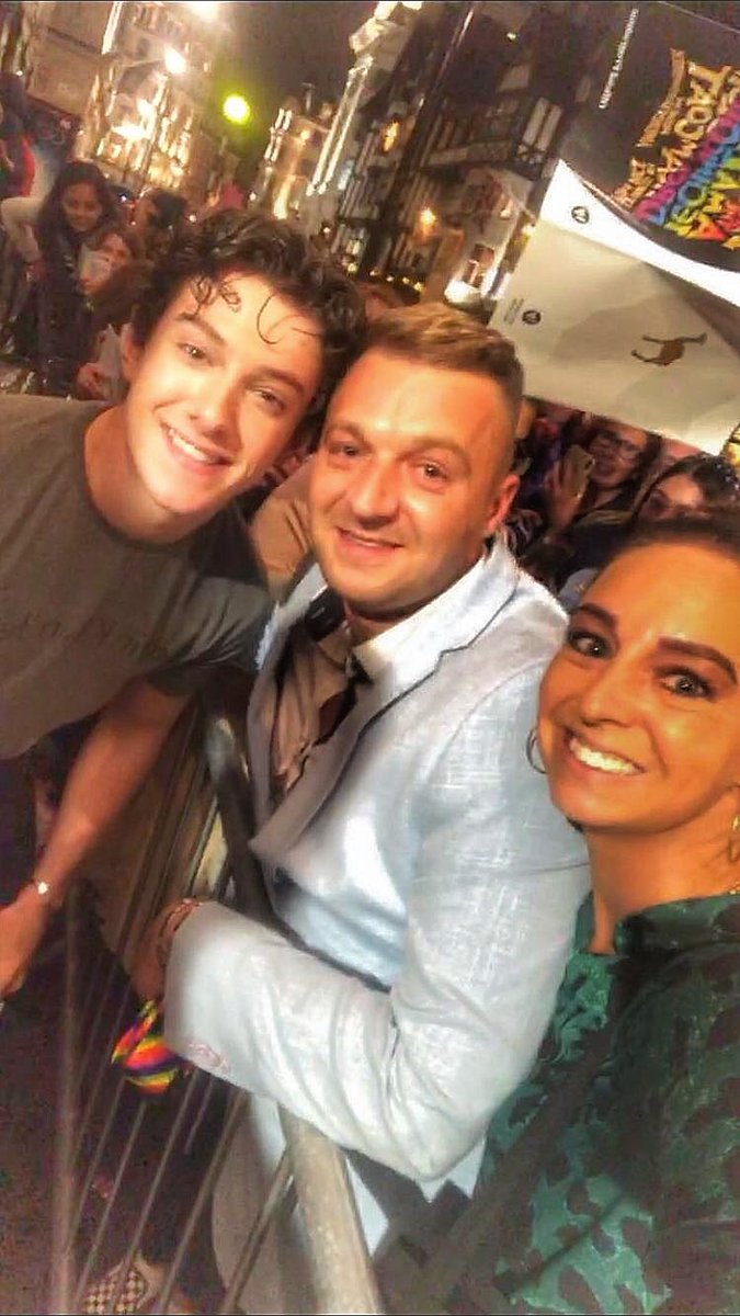 TomKersh's tweet image. The best night EVER!

Thank-you so much @jacyarrow and @Sheridansmith1 
@JosephMusical was unbelievable and I so wish I could watch it all again tomorrow ❤️ You were amazing and Jac, you’re gunna go soo far 🥰 
Memories to last a lifetime 😘 @LondonPalladium #GoGoGoJac
