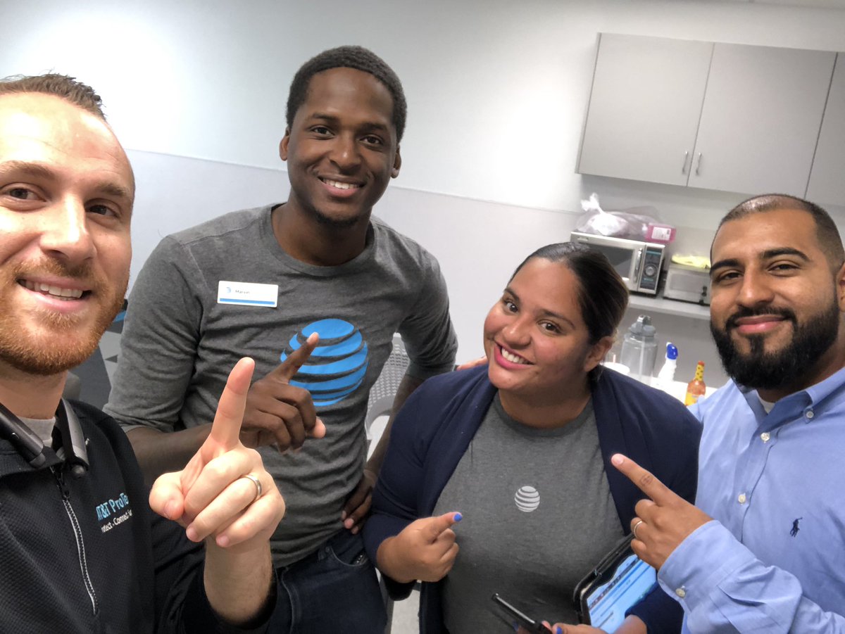 ProTechAndrew's tweet photo. Great visits today. We ended in OakBrook w/@jaymarieATT. Big shout out to this district & @dbustamante1210 for being #1 in the Central Region! Crushing it and currently in first for the #BundleBeasts challenge. Let’s go!!! @PaulaVofGLM @TomMonahan10 @ProTechCalle @ProTechCalle https://t.co/iNSaExqQhq
