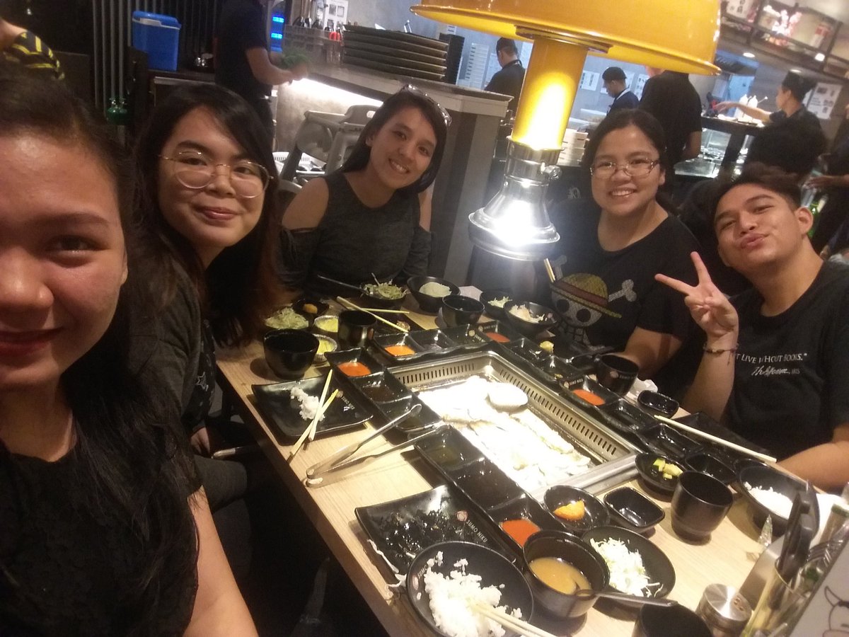 djane622's tweet photo. Well spent time together with them 💯🐷😍♥️ @jrhobin14 @leishajams @ZuL_eLyN
#DivineFury
#SumoNiku https://t.co/aAMempj9DB
