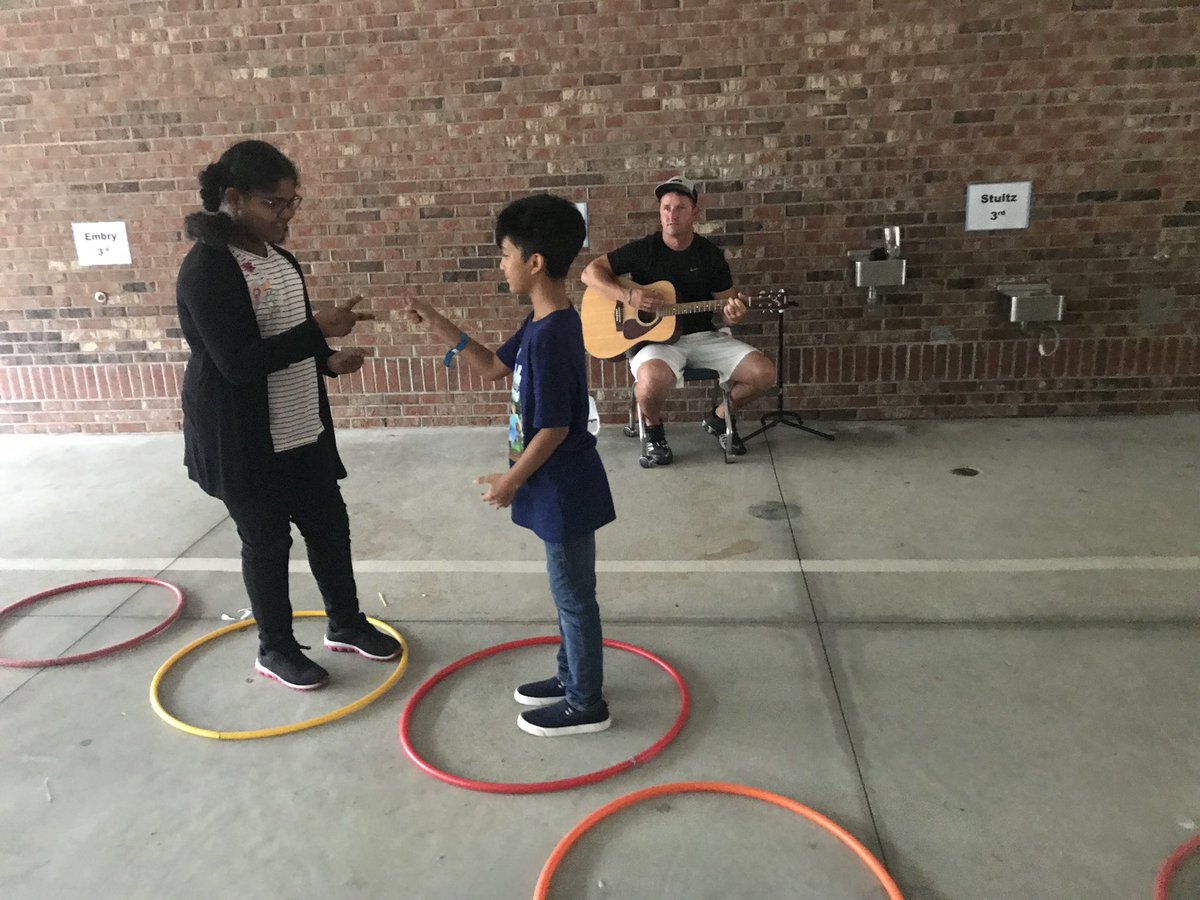 Saddlewood_MCPS's tweet photo. A little rain didn’t stop us from having productive PE today. A little music and movement is always a good time! @BenWhitehouse98 @WymanHeather #FANSschool https://t.co/tvPGTHy41p
