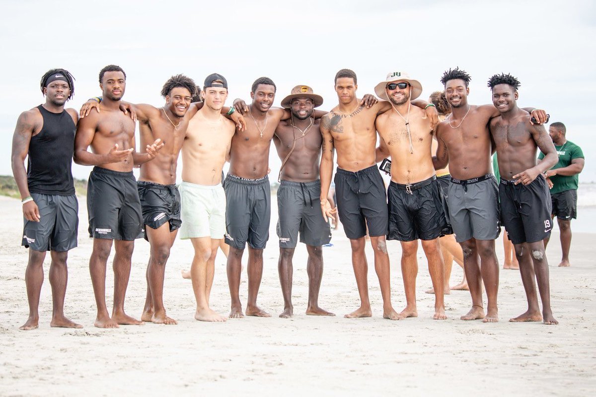 CoachJ_Copeland's tweet photo. Great day out at the beach for a little fun and football! #WADL #LandSharks19 https://t.co/cPtw0GFcwp