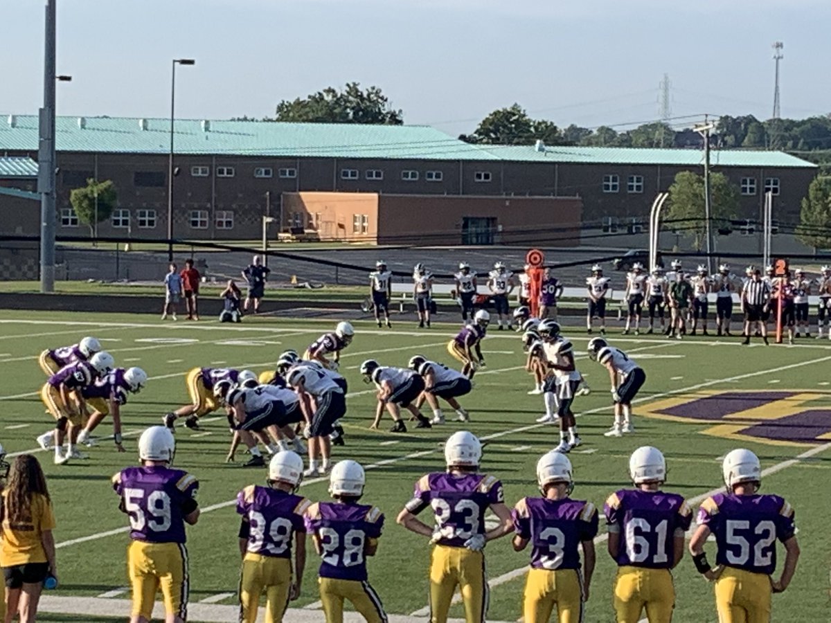 tgripp88's tweet image. Hanging at Campbell County High School to support West Clermont Wolves football and the hubby. @egrippa44 #WolvesFootball #footballwife