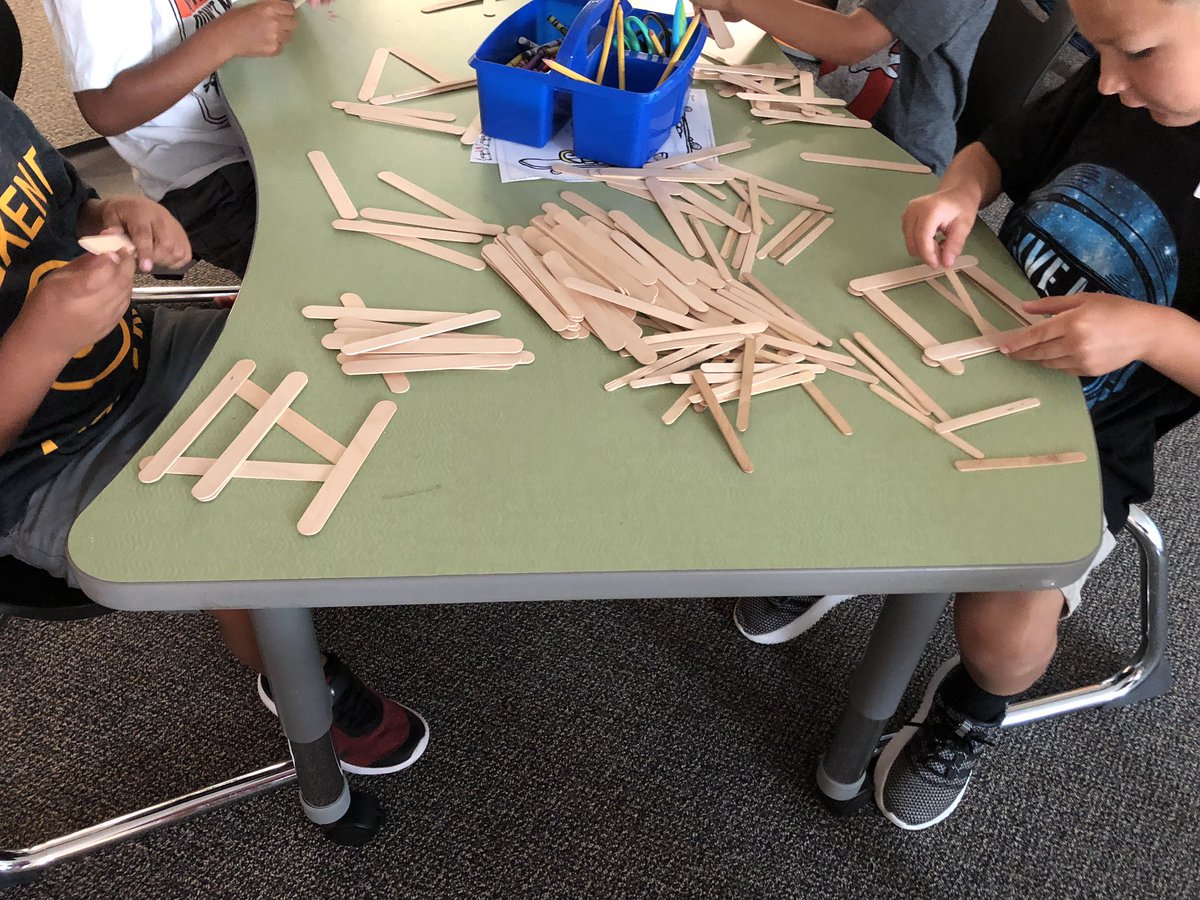 AyresBailey's tweet photo. We started our Friday with our first STEM challenge! The students loved it! #camachoSTEM @Camacho_Elem https://t.co/hkXvwAuKoB