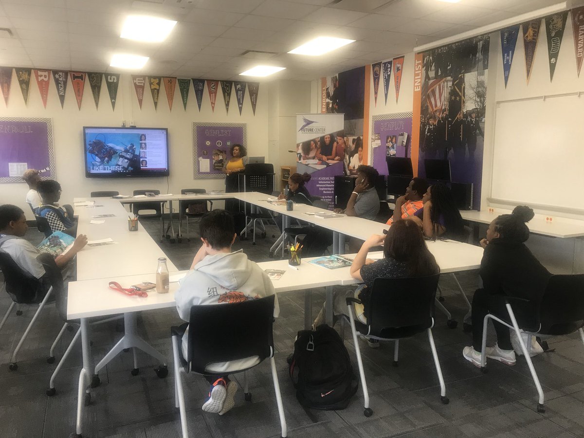 DrSherriBarrow's tweet image. Thank you @IUAdmissions @IUBloomington @RepVisits from Mrs. Khala Granville Ashaolu for representing IU for our @GWContinentals scholars and talking about @IU_Groups #IU #RepVisits