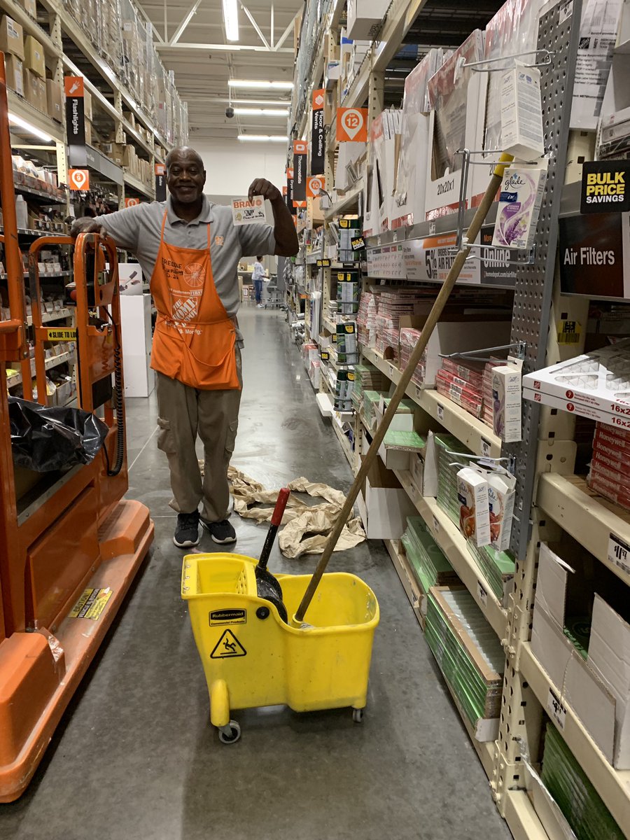 westrivefor5's tweet photo. Thank You Freddy for taking care of this safety hazard , what would we do without u!! #SafetyInAction https://t.co/fkblMCt2BJ