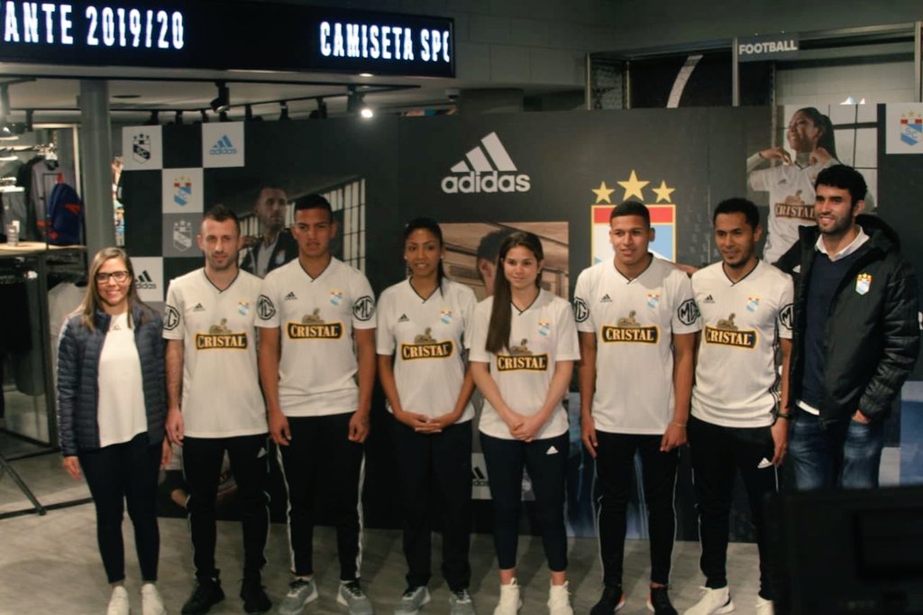 📸 Nuestra nueva camiseta 🙌🏽

#LosColoresSeLlevanPorDentro #SCVisitante2019 #DareToCreate