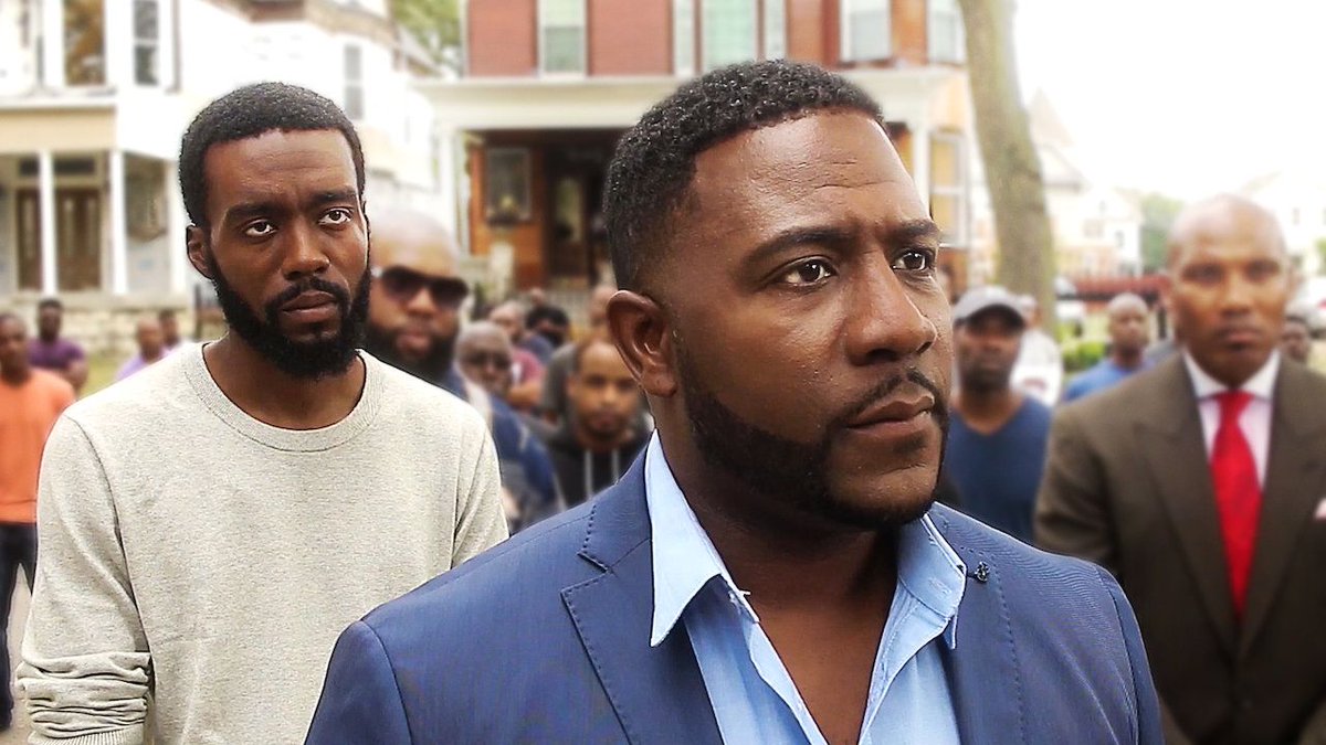 shadowandact's tweet image. 'Black &amp;amp; Privileged’ is an imagining of a Black Mecca on Chicago's south side. Read our analysis here: buff.ly/2TNjAkN.