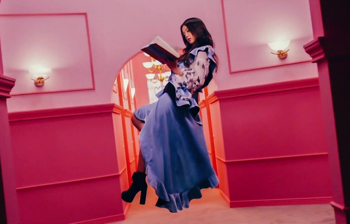 cuteslisa's tweet photo. jennie: waterbender
rosé: earthbender
lisa: firebender
jisoo: airbender https://t.co/WwKCa4A3zy