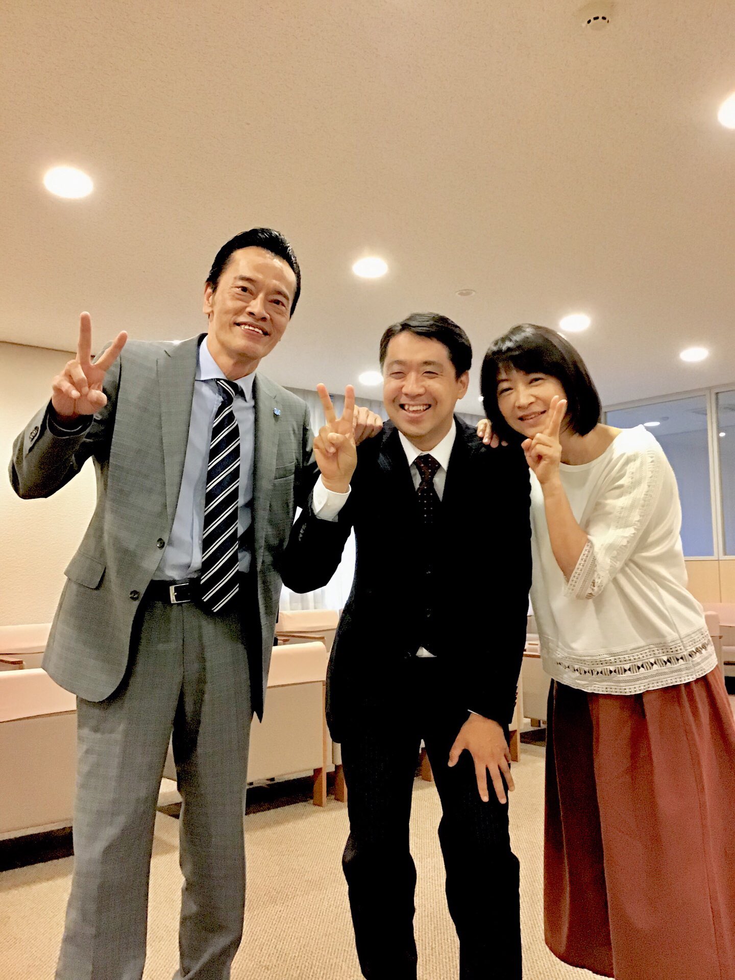 富士たくや Takuya Fuji 本日8月17日 土 よる11時40分 遠藤 憲一さん主演のフジテレビ それぞれの断崖 第3話に富士もちらりと出演しております 見つけて頂けましたら嬉しいです どうぞ宜しくお願い致します 遠憲さん 田中 美佐子さん お二人の大先輩と
