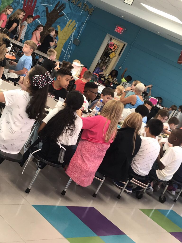 Scarlet Thomas tweet media